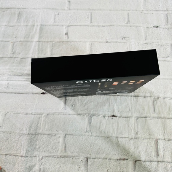 Guess Eye Nude Look Book NWT - Picture 2 of 10